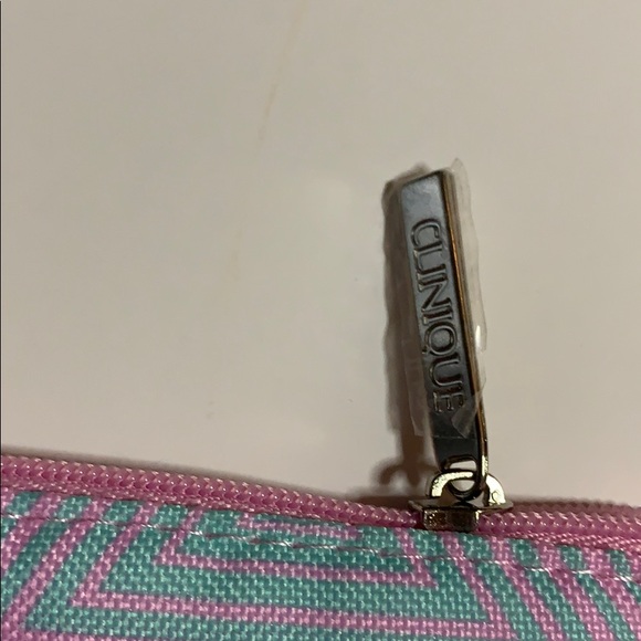 Clinique Makeup Bag - Picture 3 of 4